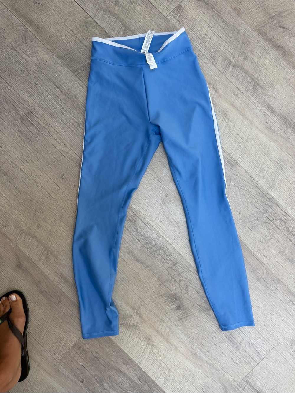 ALO Yoga Kids Periwinkle Leggings with White Side Stripe